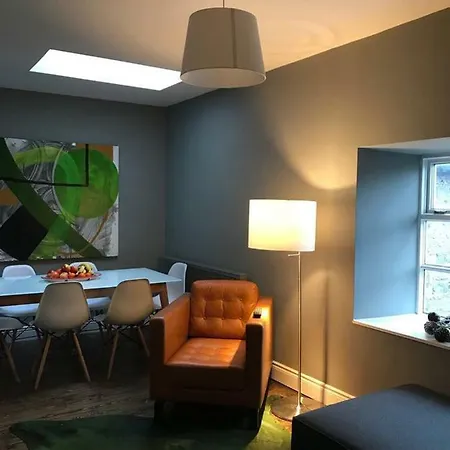 Boutique Town Centre *